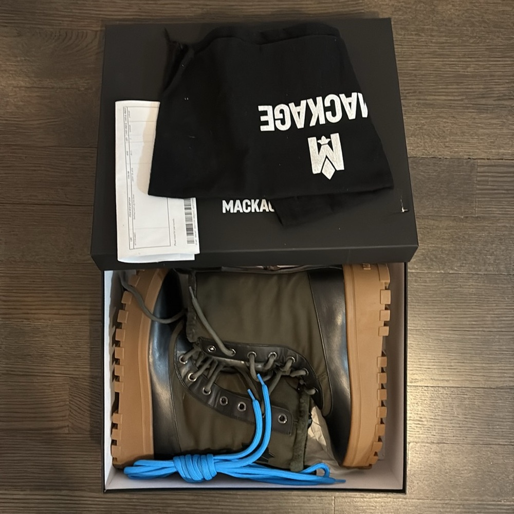 BNWT-UNISEX MACKAGE HERO LUG LEATHER/GENUINE SHEARLING SOLE SNOW BOOTS - SZ. 40